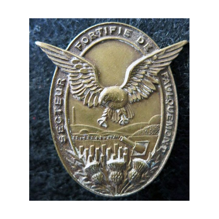SF FAULQUEMONT: insigne métallique du secteur fortifié de Faulquemont fabricant R. Welter bronze