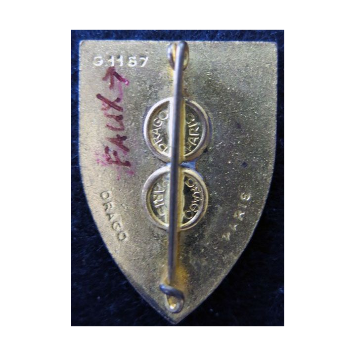 6° RI : 6° régiment d'infanterie de fabrication Drago Paris G. 1167 en émail faux numéro