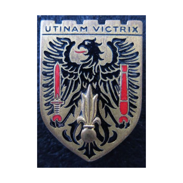 15° DI : Insigne métallique de la 15° division d’infanterie de fabrication Drago Paris G. 1065 en relief et en émail
