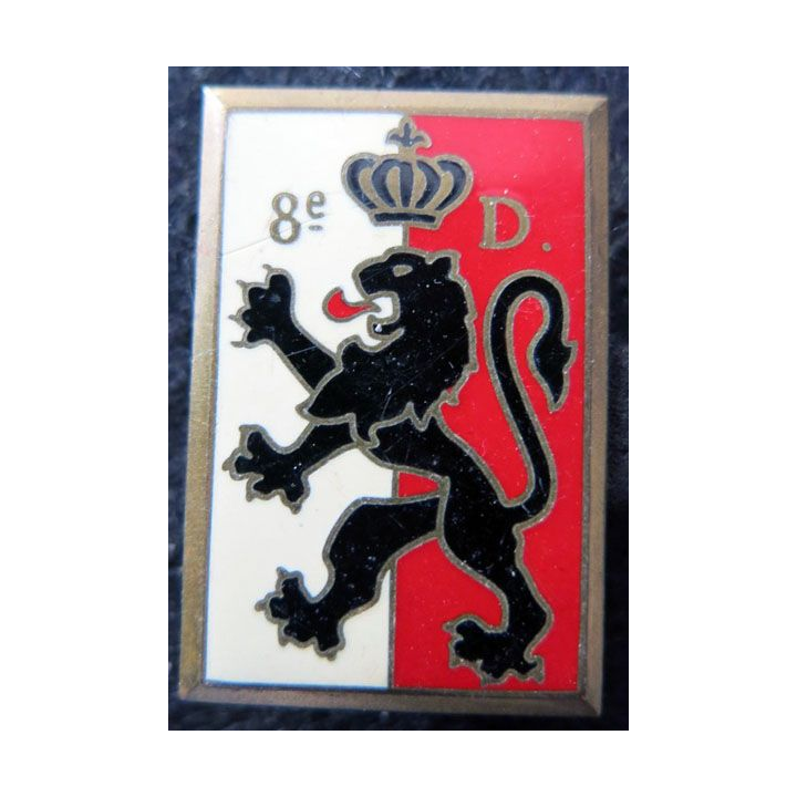 8° DI : insigne métallique de la 8° division d'infanterie de fabrication Drago G. 1881