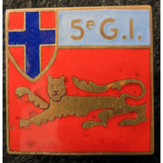 5° GI : Insigne métallique de la 5° groupement d’infanterie de fabrication Chobillon en émail avec poinçon