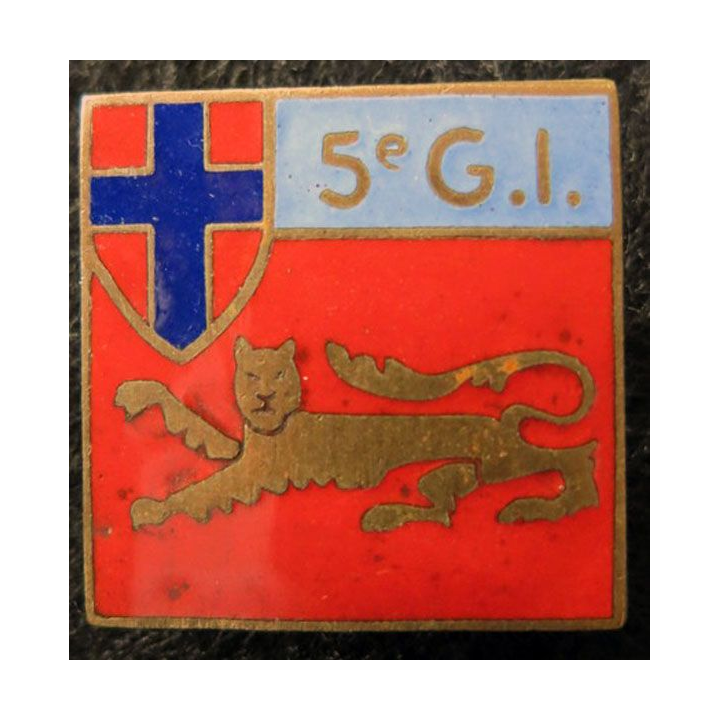 5° GI : Insigne métallique de la 5° groupement d’infanterie de fabrication Chobillon en émail avec poinçon