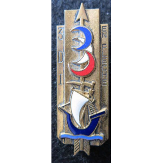 3° DI : insigne métallique de la 3° division d'Infanterie en flèche de fabrication DOM déposé en émail