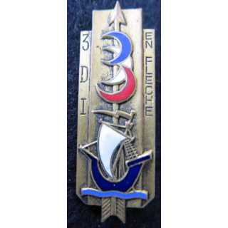 3° DI : insigne métallique de la 3° division d'Infanterie en flèche de fabrication DOM déposé en émail