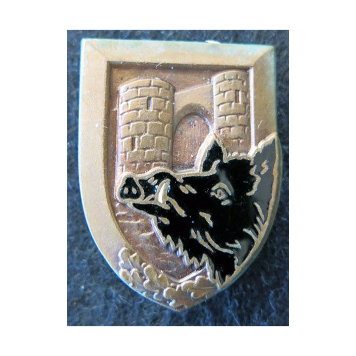 147° RIF : insigne métallique du 147° régiment d'infanterie de Forteresse Arthus Bertrand Paris déposé en émail
