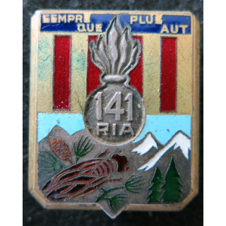 141° RIA : 141° régiment  d’infanterie alpine de fabrication Drago Béranger déposé en émail bandes rouges foncées