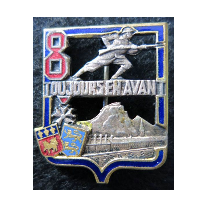 8° RI : insigne métallique du 8° régiment d'Infanterie de fabrication Drago Béranger H. 277  Rouen émail