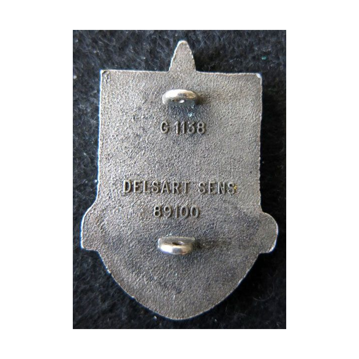51° RI : insigne métallique du 51° régiment d'infanterie de fabrication Delsart G. 1138
