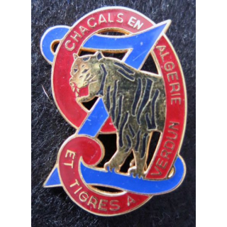 9° RZ : Insigne métallique du 9° régiment de zouaves sans fabricant ajouré  40 mm retirage?