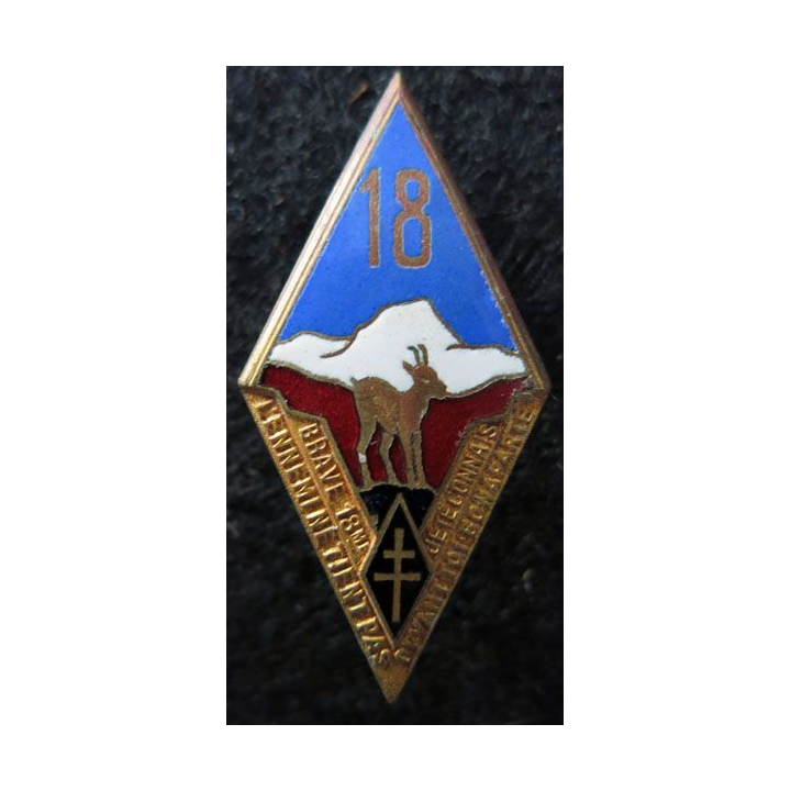 18° RI : Insigne métallique du 18° régiment d’infanterie de fabrication Drago Béranger en émail embouti