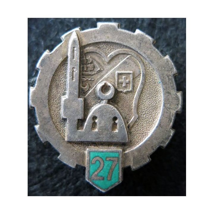 27° ET : Insigne métallique du 27° escadron du Train de fabrication Drago Paris H. 232 en émail