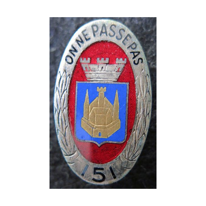 151° RI : insigne métallique du 151° régiment d'infanterie de fabrication Drago Olivier Métra H. 117 en émail