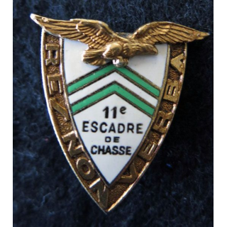 11° EC : insigne 11° Escadre de chasse de fabrication Drago Paris A. 526 en émail