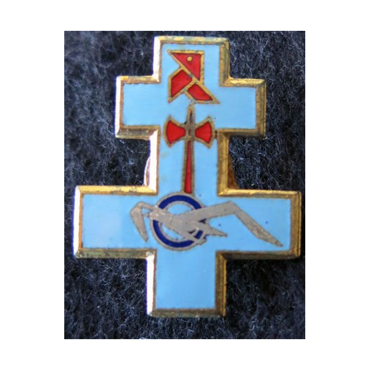 33° ER : insigne 33° Escadre de reconnaissance de fabrication Drago Paris A. 803 en émail