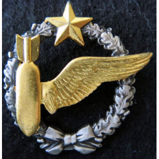 ARMÉE AIR : insigne métallique brevet d'élève bombardier Drago O. Métra 43 mm