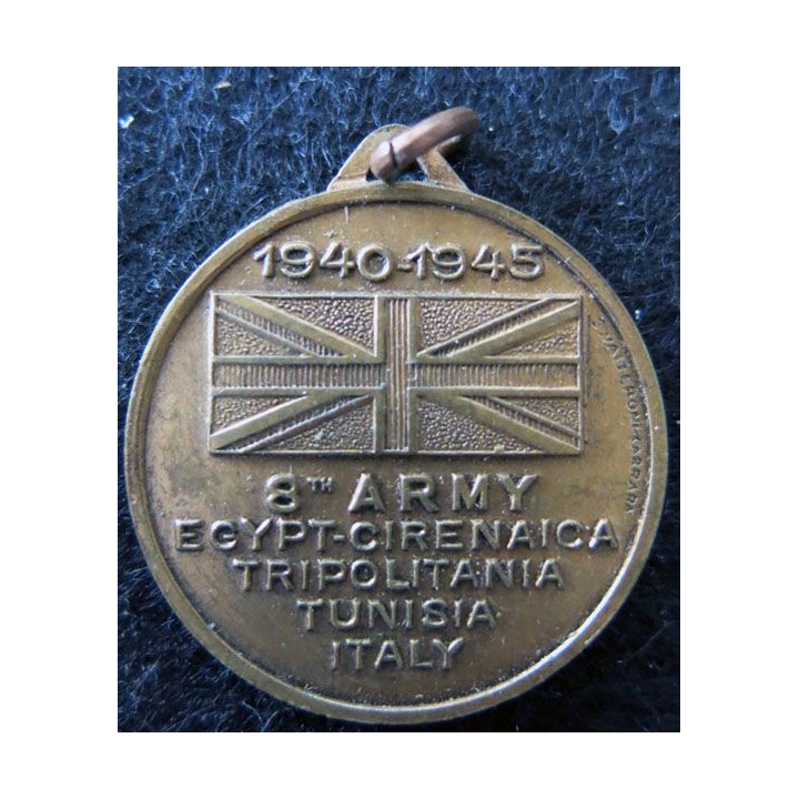 GRANDE BRETAGNE : médaille For the freedom of the world 8° Army en métal doré