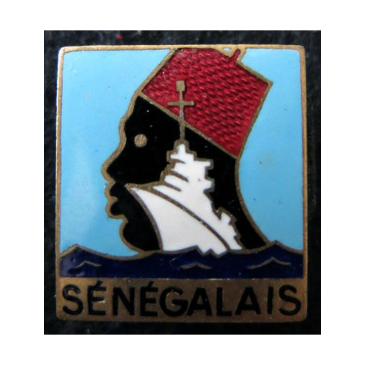 SENEGALAIS : insigne métallique de l'Escorteur Sénégalais dos grenu et doré fabrication Augis Lyon en émail