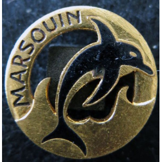 MARSOUIN : insigne métallique du sous marin océanique Marsouin dos guilloché et doré fabrication Drago Paris émail