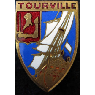 TOURVILLE : insigne du Croiseur Tourville de fabrication Augis en émail