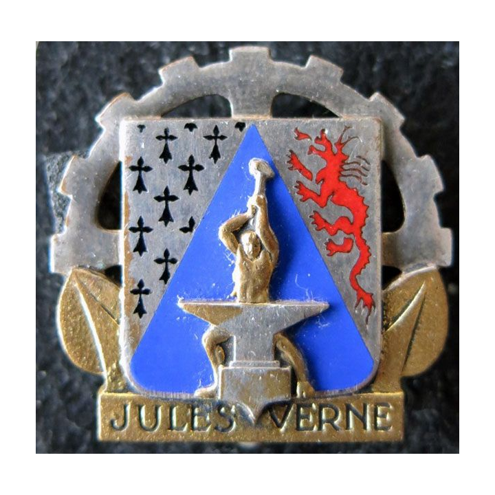 JULES VERNE : Insigne du navire atelier Jules Verne de fabrication Drago OM M. 511 en émail