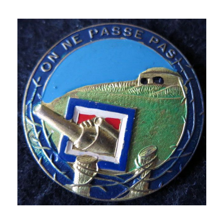 MAGINOT : insigne de béret de la ligne MAGINOT "on ne passe pas" en métal peint 35,5 mm sans attache