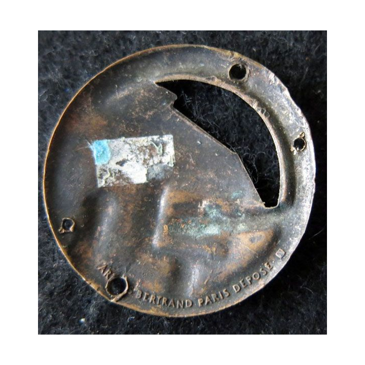 MAGINOT : insigne de béret de la ligne MAGINOT "on ne passe pas" ABPD bombé 37 mm