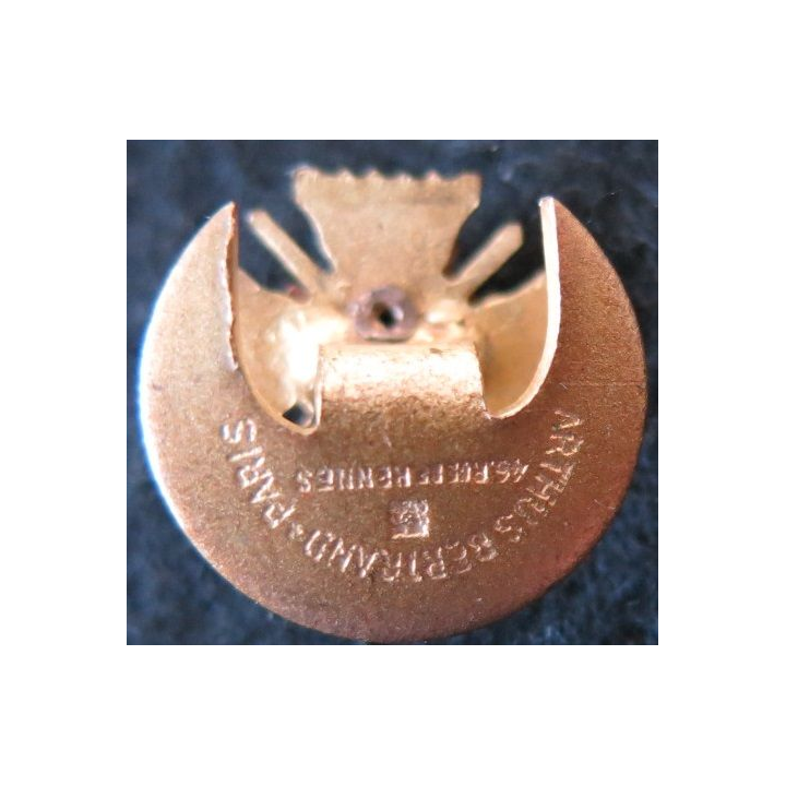 CROIX DE FEU : insigne de boutonnière des croix de feu Arthus Bertrand Paris 14 mm