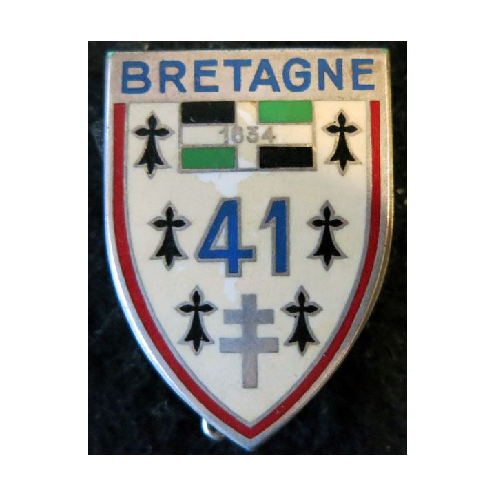 41° RI : insigne métallique du 41° régiment d'infanterie chiffres fins dos lisse