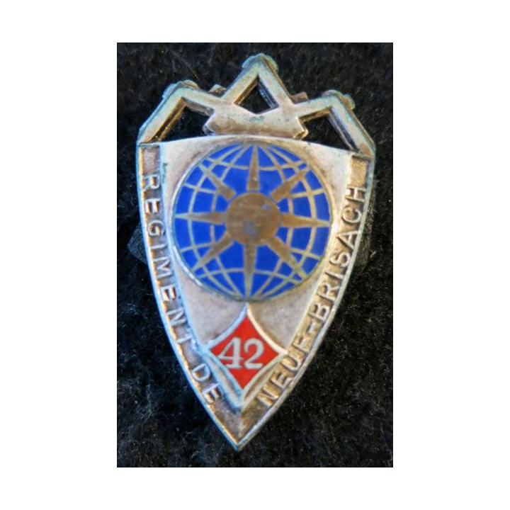 42° RI : Insigne métallique du 42° régiment d'infanterie de fabrication Drago Paris en émail dos guilloché