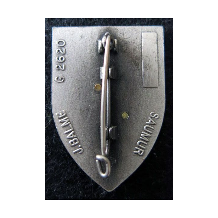 46° RI : Insigne métallique du 46° régiment d'infanterie de fabrication Balme Saumur G. 2620 en relief