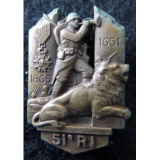 51° RI : insigne du 51° régiment d'infanterie Arthus Bertrand Paris déposé bronze