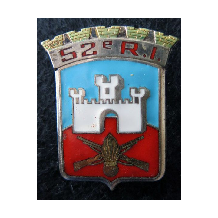 52° RI : 52° régiment d'infanterie (divisionnaire) de fabrication FIA Lyon G. 2829 émail