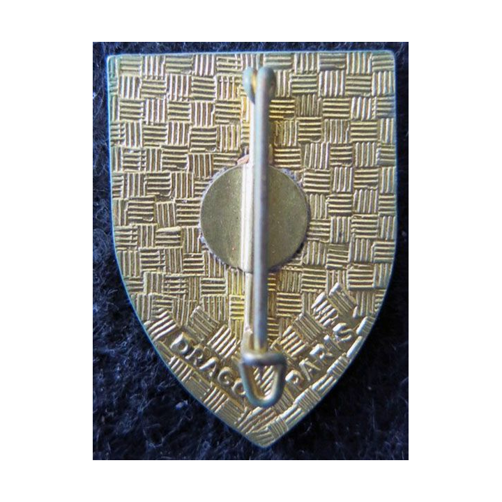 62° RI : insigne métallique du 62° régiment d'infanterie de fabrication Drago Paris dos guilloché