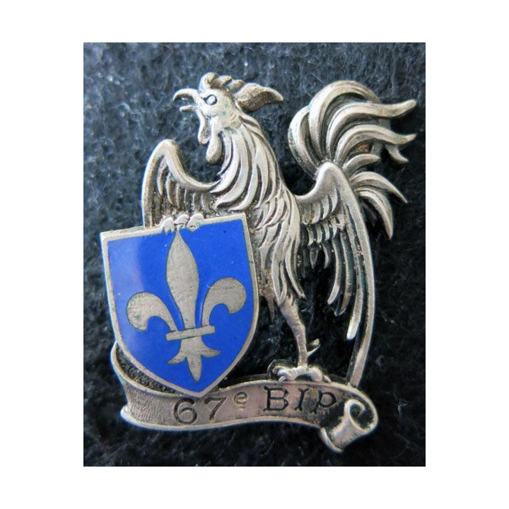67° BI : 67° bataillon d'infanterie de fabrication Arthus Bertrand  Paris H. 551 en émail