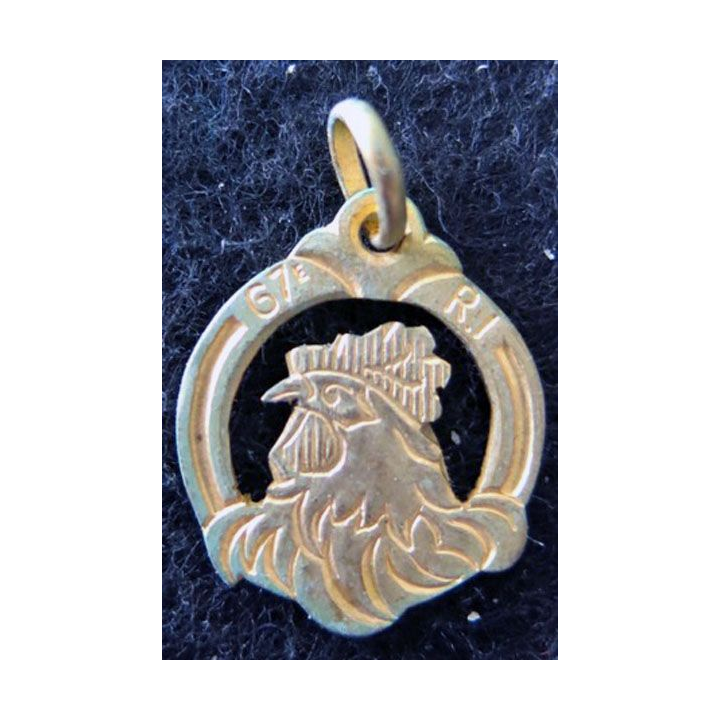 67° RI : médaille ajourée du 67° régiment d'infanterie avec bélière 24 mm