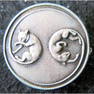 69° RI : Insigne métallique du 69° régiment d'infanterie de fabrication Katz Paris