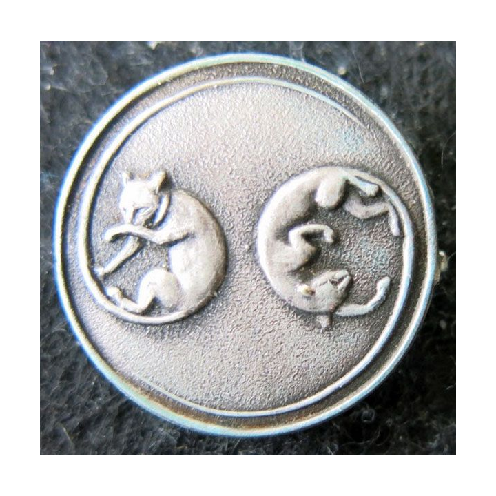 69° RI : Insigne métallique du 69° régiment d'infanterie de fabrication Katz Paris
