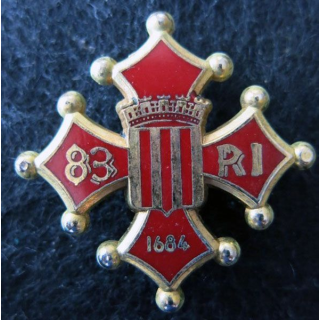 83° RI : Insigne métallique du 83° régiment d'infanterie 1684 de fabrication Fraisse Paris G. 2775