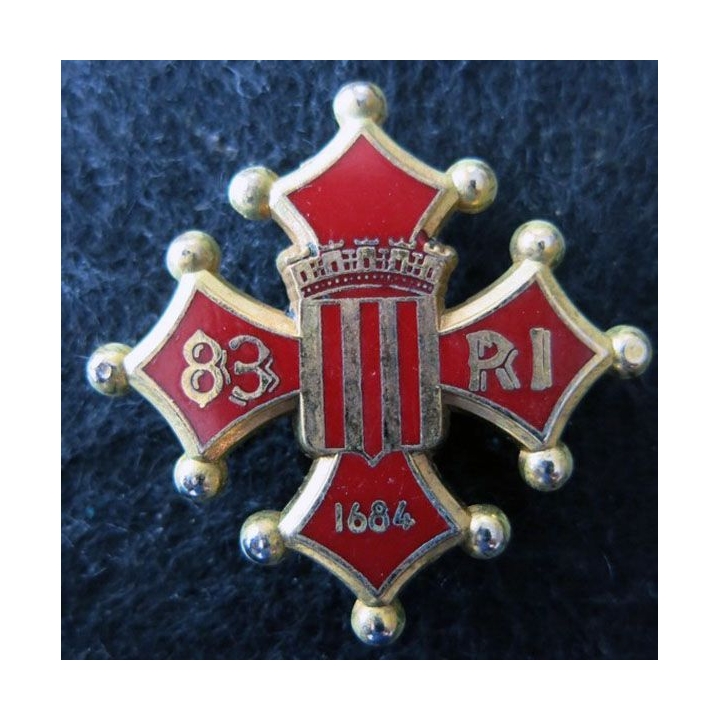 83° RI : Insigne métallique du 83° régiment d'infanterie 1684 de fabrication Fraisse Paris G. 2775