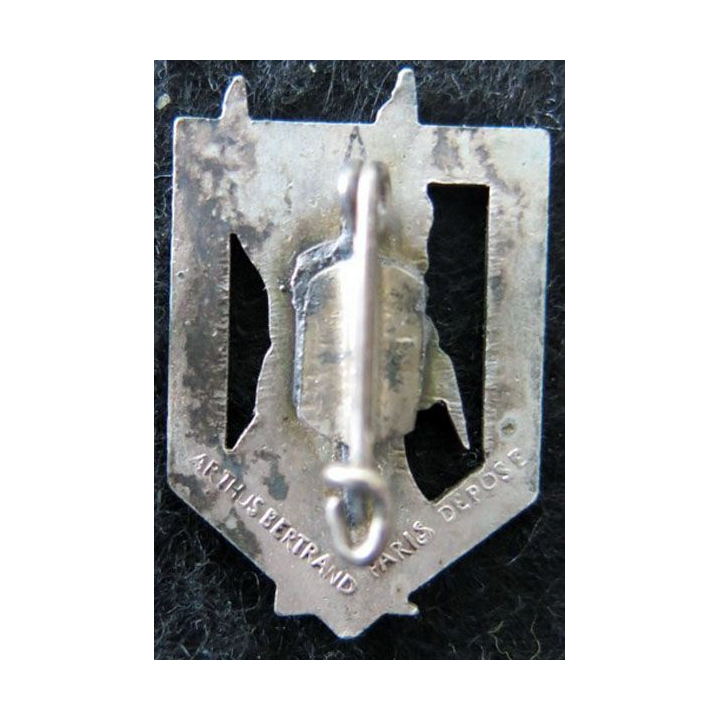 92° RI : 92° régiment d''infanterie de fabrication ABPD 30 mm en émail listel bleu pâle