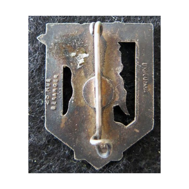 92° RI : insigne métallique du 92° régiment d'infanterie de fabrication Drago Béranger déposé en émail