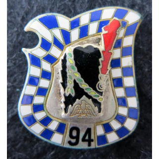 94° RI : 94° régiment d'infanterie de fabrication Drago Paris G. 1635 devise au dos en émail