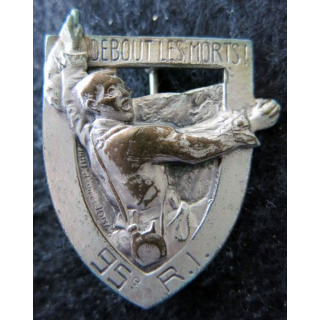 95° RI : 95° régiment d'infanterie de fabrication Arthus Bertrand Paris Déposé en métal embouti argenté