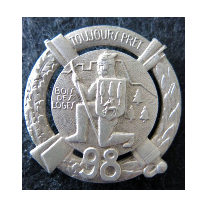 98° RI : 98° régiment d'infanterie de fabrication Arthus Bertrand Paris en métal embouti argenté
