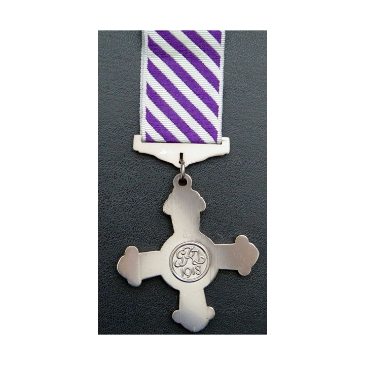 GB : médaille (copie) de la Distinguished Flying Cross anglaise 1918