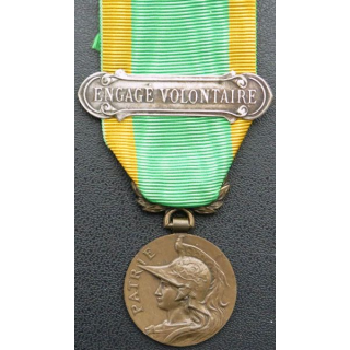 FRANCE : médaille des engagés volontaires Patrie indochine avec sa barette