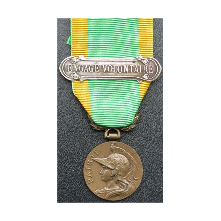FRANCE : médaille des engagés volontaires Patrie indochine avec sa barette
