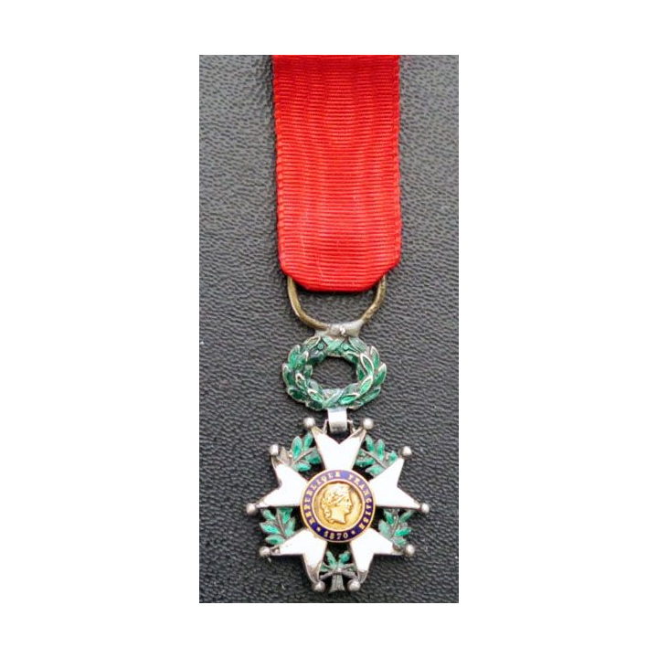 FRANCE : Ordre de la Légion d'Honneur 1/4 de taille 2,2 cm de largeur