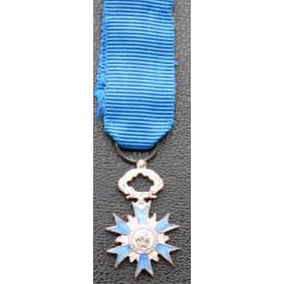 FRANCE : chevalier de l'Ordre National du Mérite en argent et émail