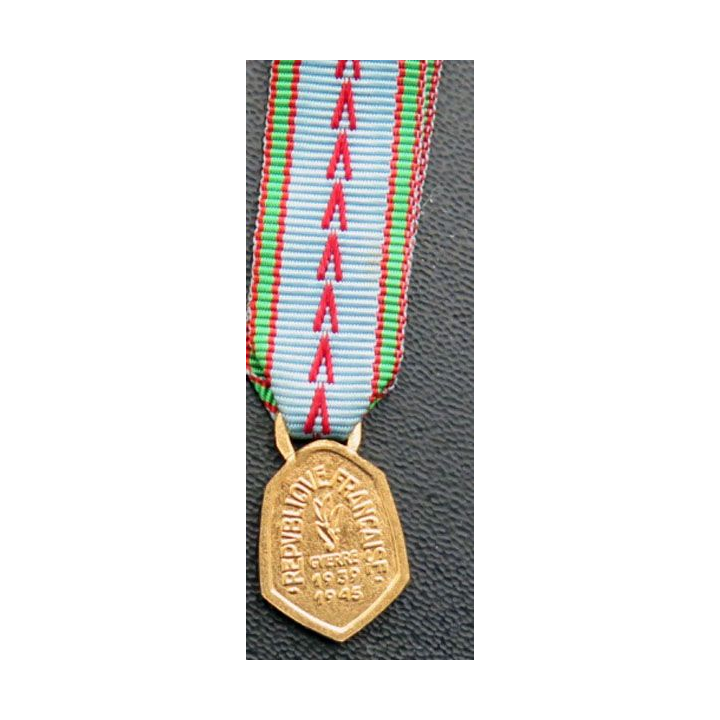 médaille miniature commémorative de la guerre 1939-1945 